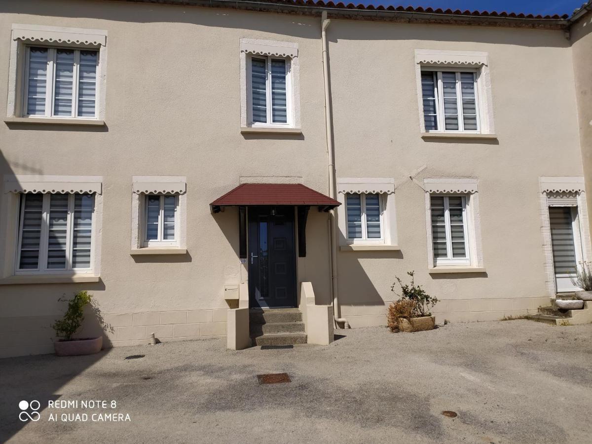 Chambre Meublee A Louer Pouzauges Buitenkant foto