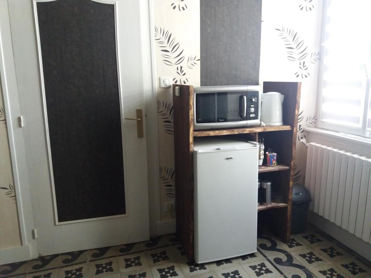Chambre Meublee A Louer Pouzauges Buitenkant foto