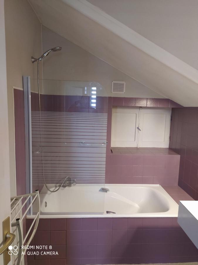 Chambre Meublee A Louer Pouzauges Buitenkant foto